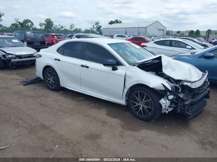 2022 TOYOTA CAMRY SE