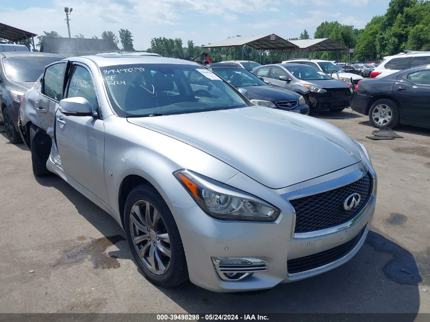 2018 INFINITI Q70 3.7X LUXE