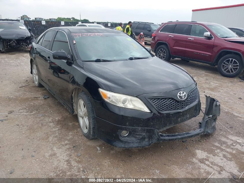 2011 TOYOTA CAMRY SE