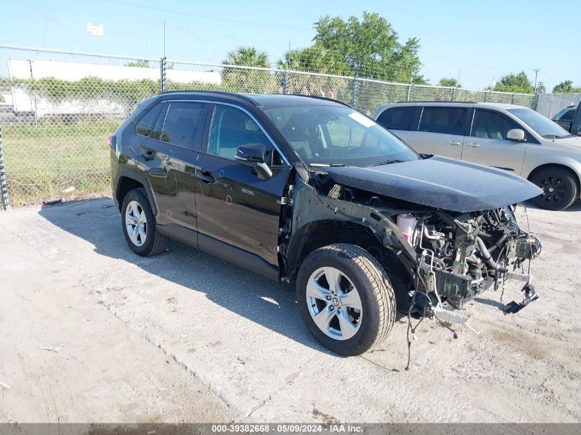 2021 TOYOTA RAV4 XLE