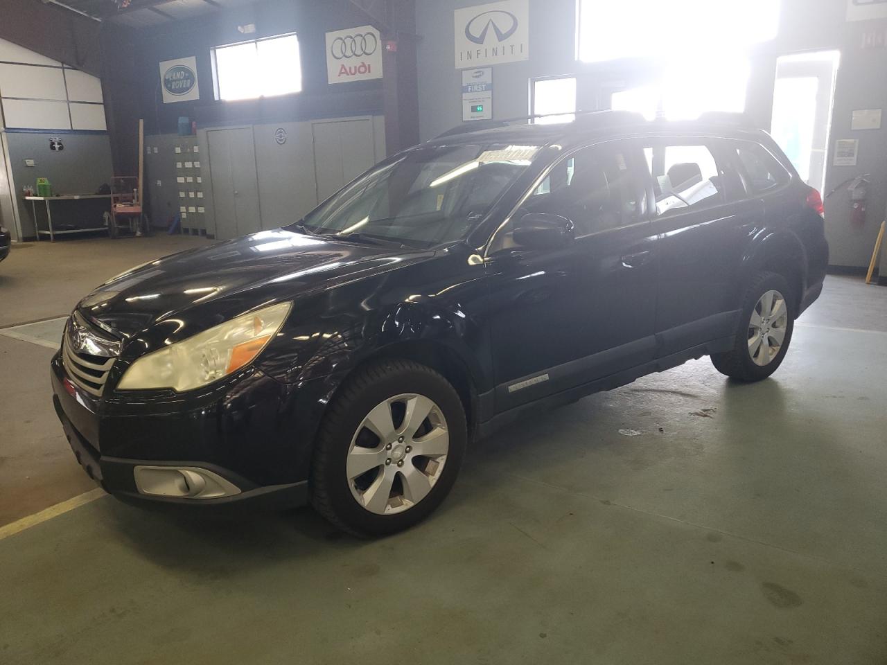 2010 SUBARU OUTBACK 2.5I LIMITED