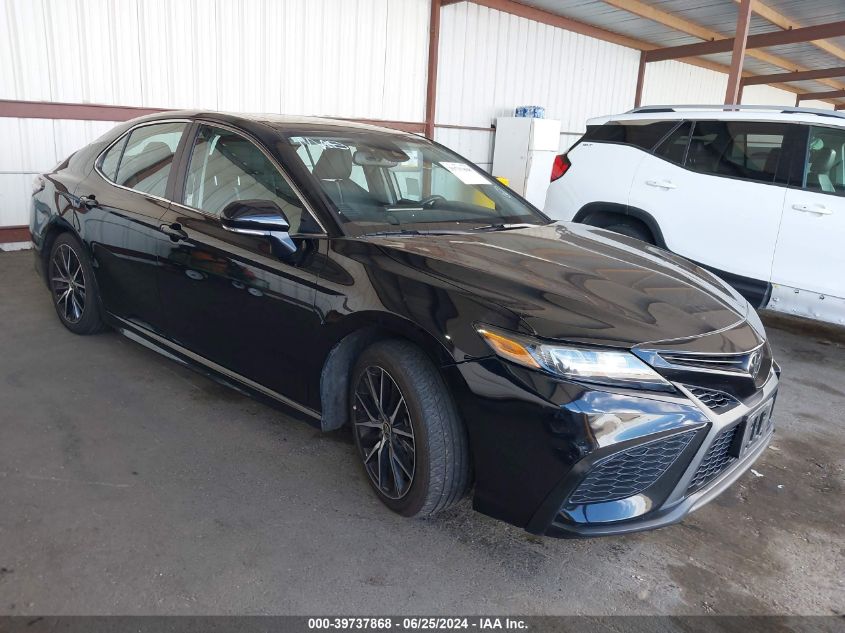 2022 TOYOTA CAMRY SE