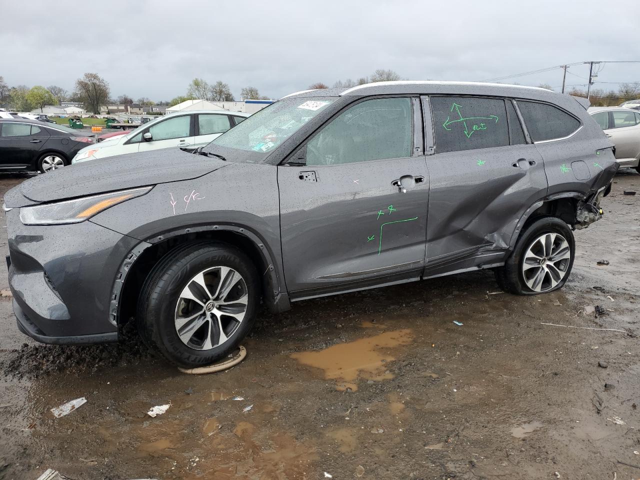 2021 TOYOTA HIGHLANDER XLE