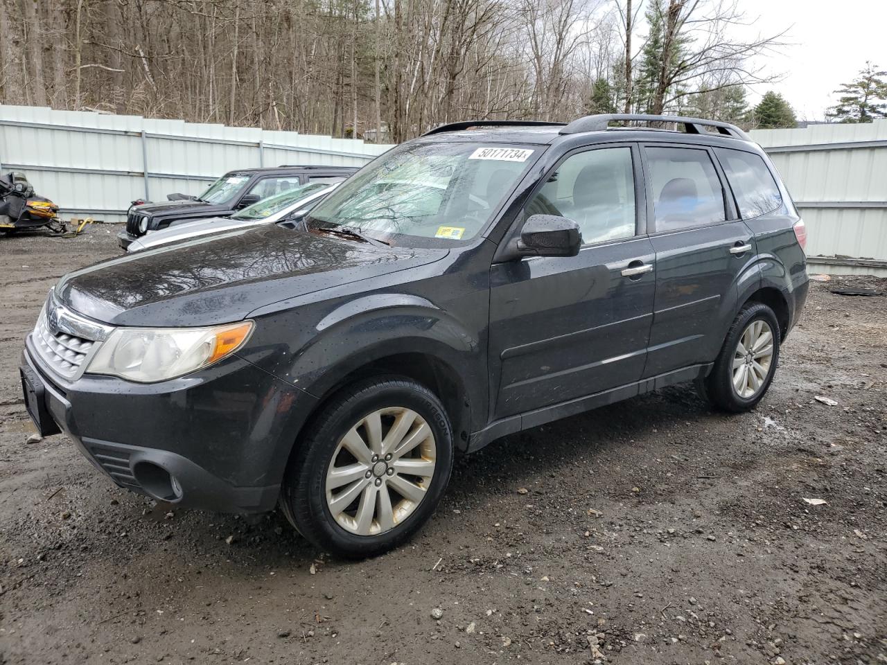 2013 SUBARU FORESTER LIMITED