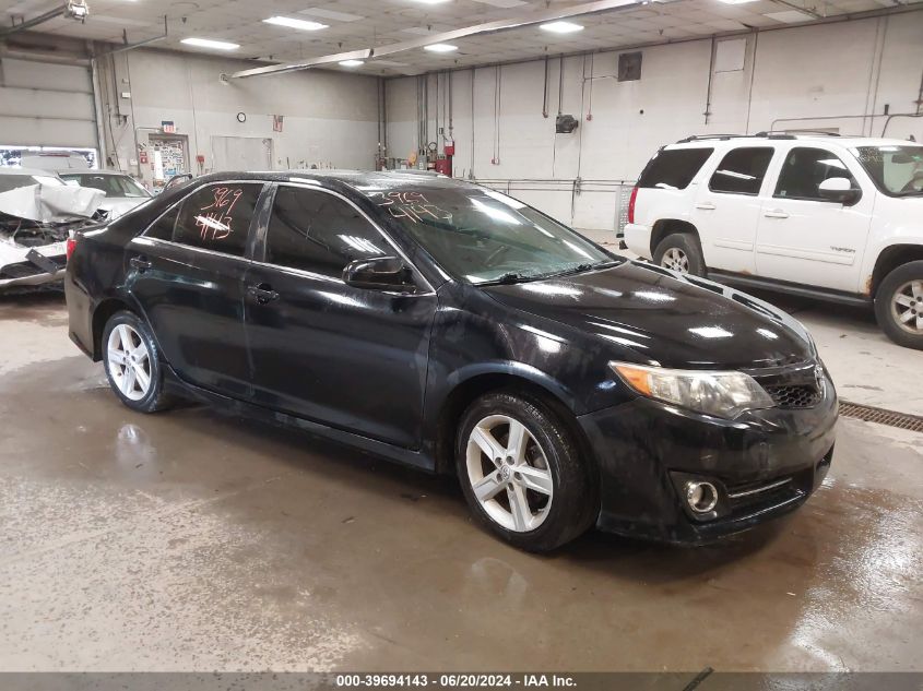 2014 TOYOTA CAMRY SE