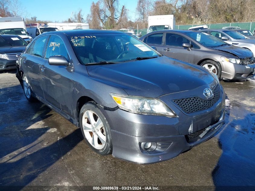 2011 TOYOTA CAMRY SE