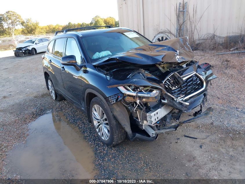 2020 TOYOTA HIGHLANDER HYBRID PLATINUM