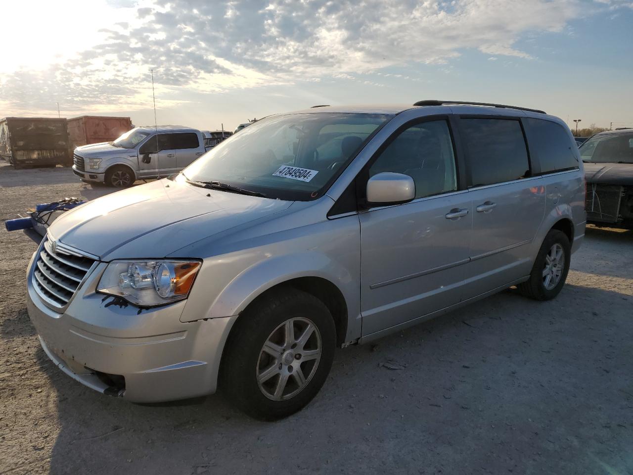 2010 CHRYSLER TOWN & COUNTRY TOURING