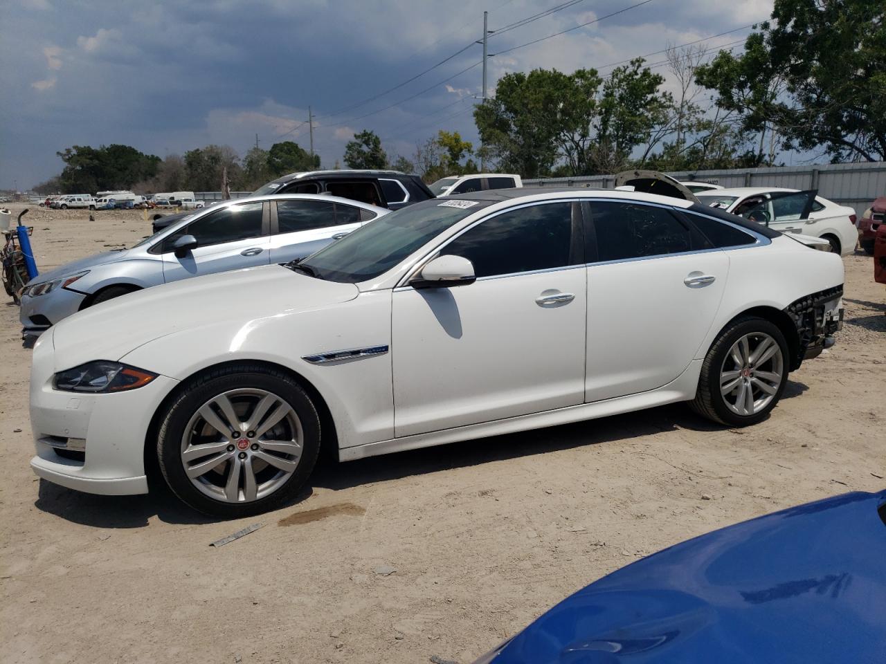 2016 JAGUAR XJ