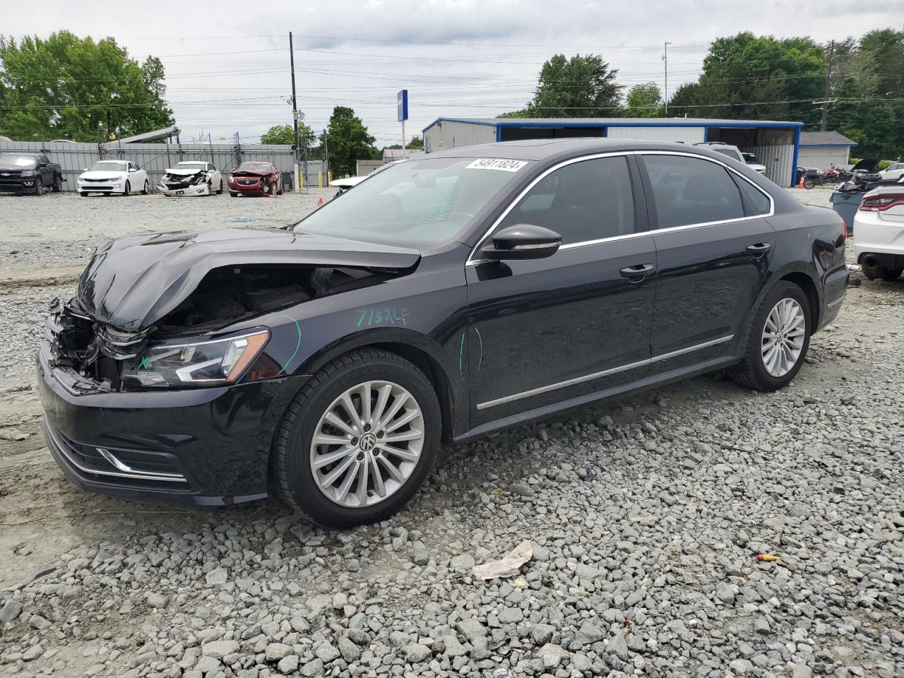 2017 VOLKSWAGEN PASSAT SE