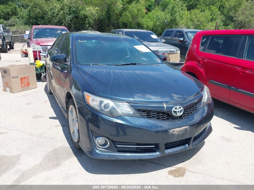 2014 TOYOTA CAMRY SE