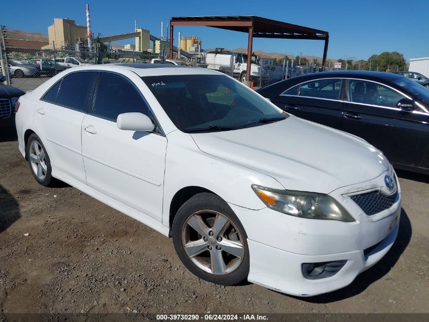 2011 TOYOTA CAMRY SE