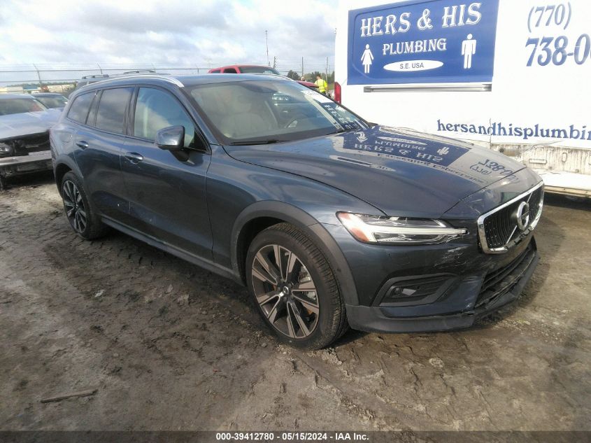 2022 VOLVO V60 CROSS COUNTRY T5