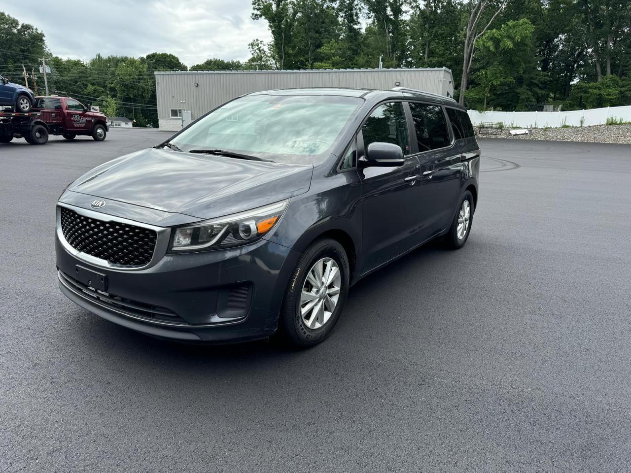 2016 KIA SEDONA LX