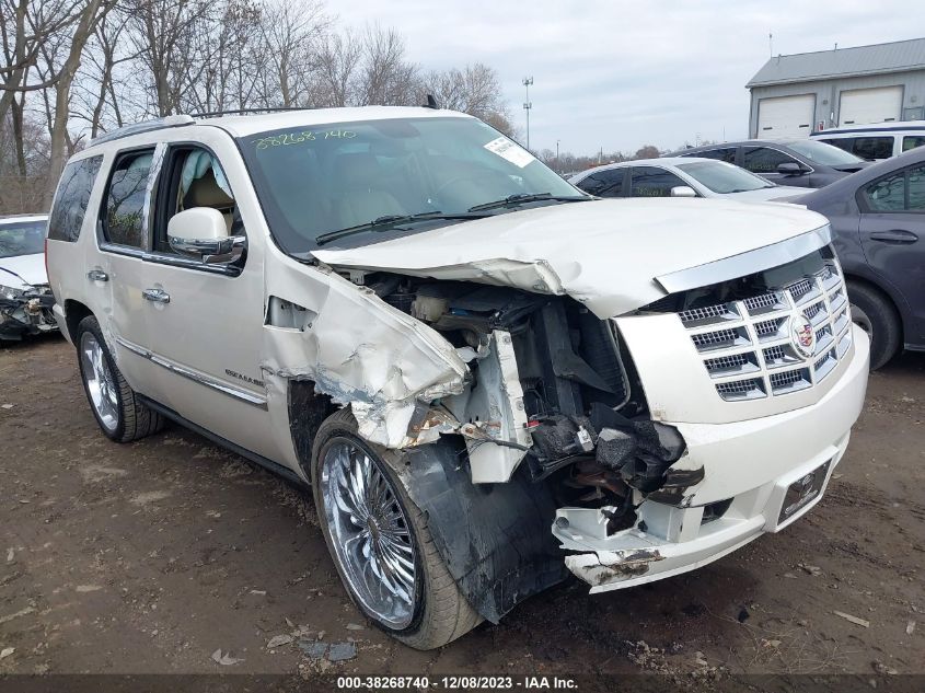 2011 CADILLAC ESCALADE PREMIUM