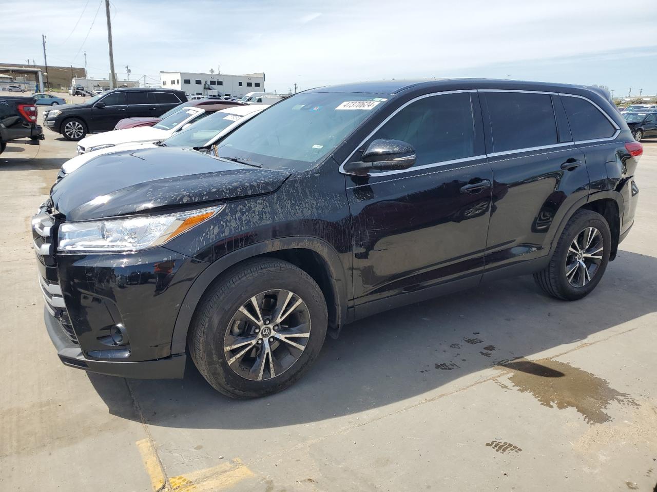 2019 TOYOTA HIGHLANDER LE