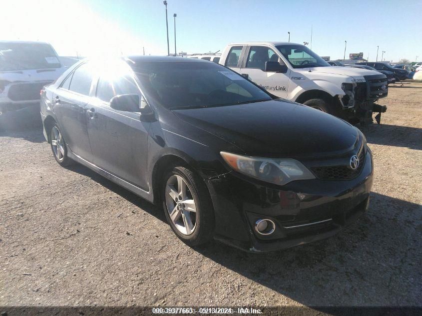 2014 TOYOTA CAMRY SE