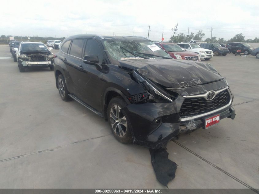 2021 TOYOTA HIGHLANDER XLE