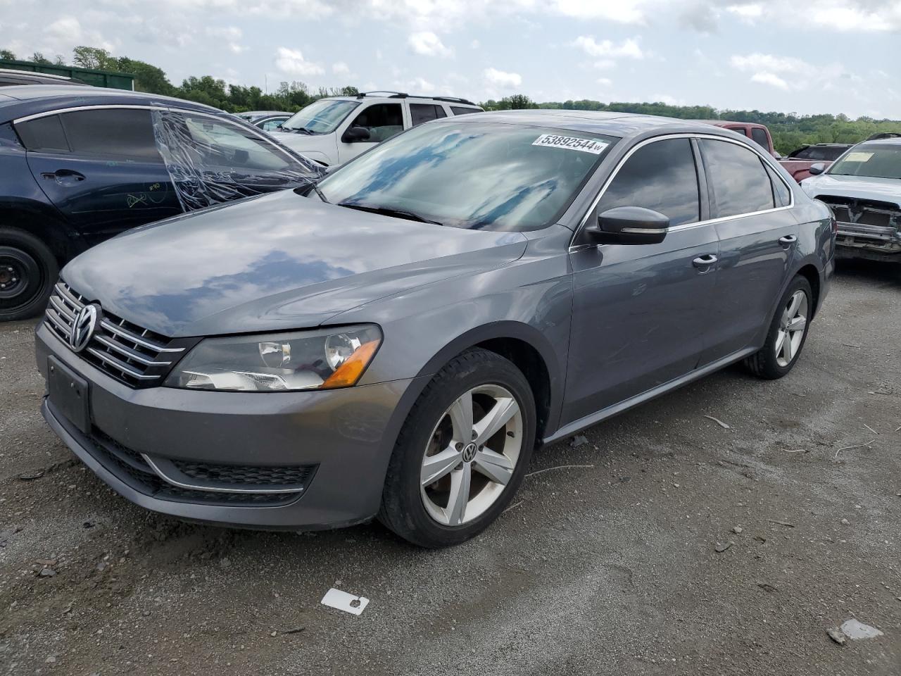 2013 VOLKSWAGEN PASSAT SE