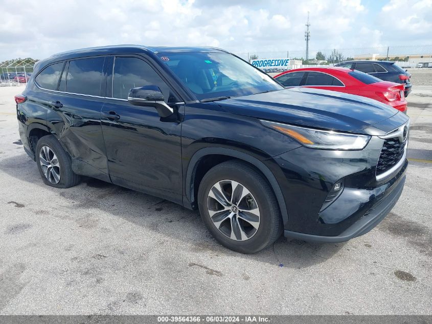 2021 TOYOTA HIGHLANDER XLE