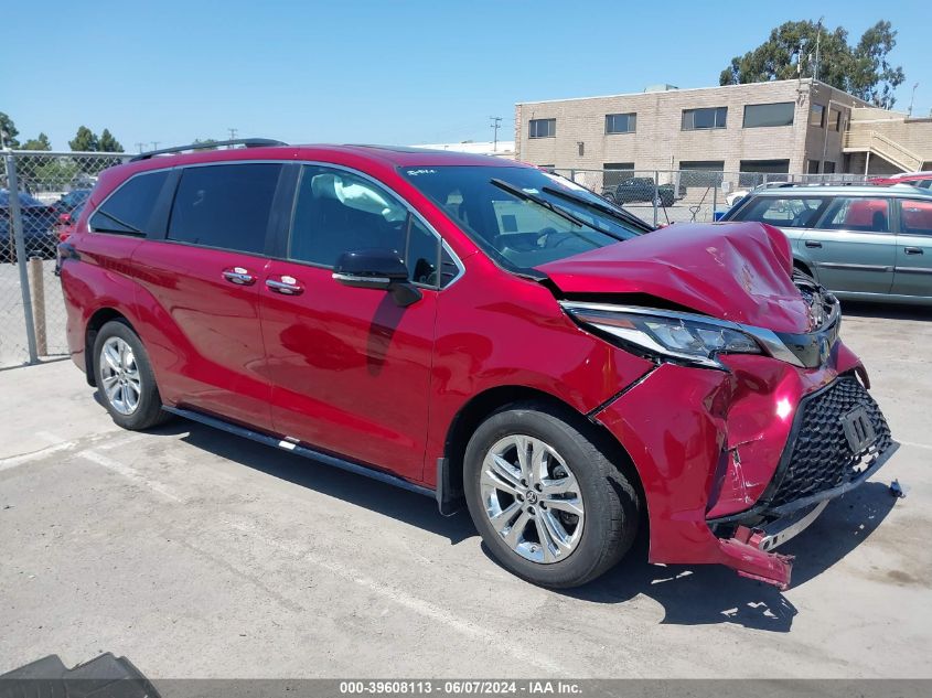 2022 TOYOTA SIENNA XSE