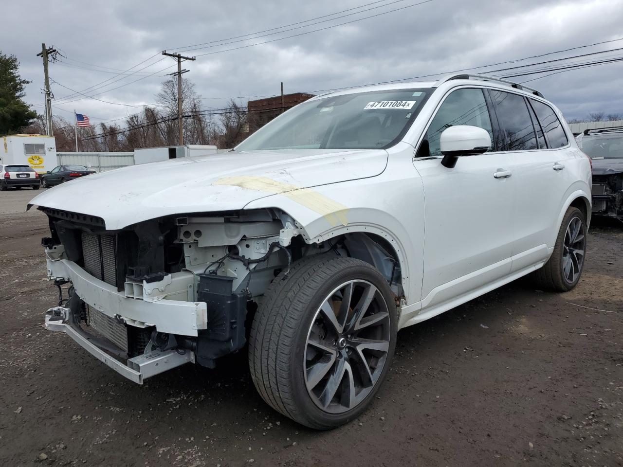 2019 VOLVO XC90 T6 MOMENTUM