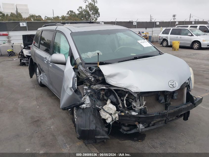 2011 TOYOTA SIENNA XLE/LIMITED