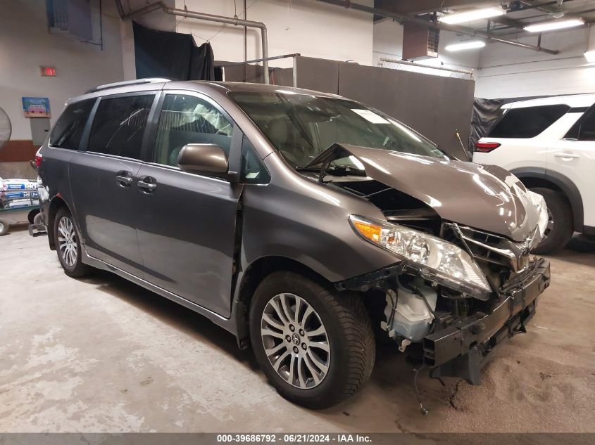 2019 TOYOTA SIENNA XLE 8 PASSENGER