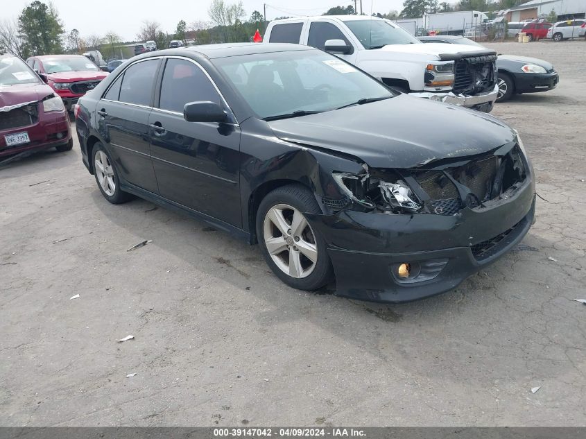 2011 TOYOTA CAMRY SE