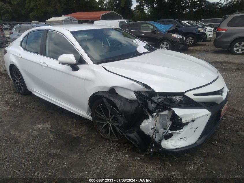 2022 TOYOTA CAMRY SE