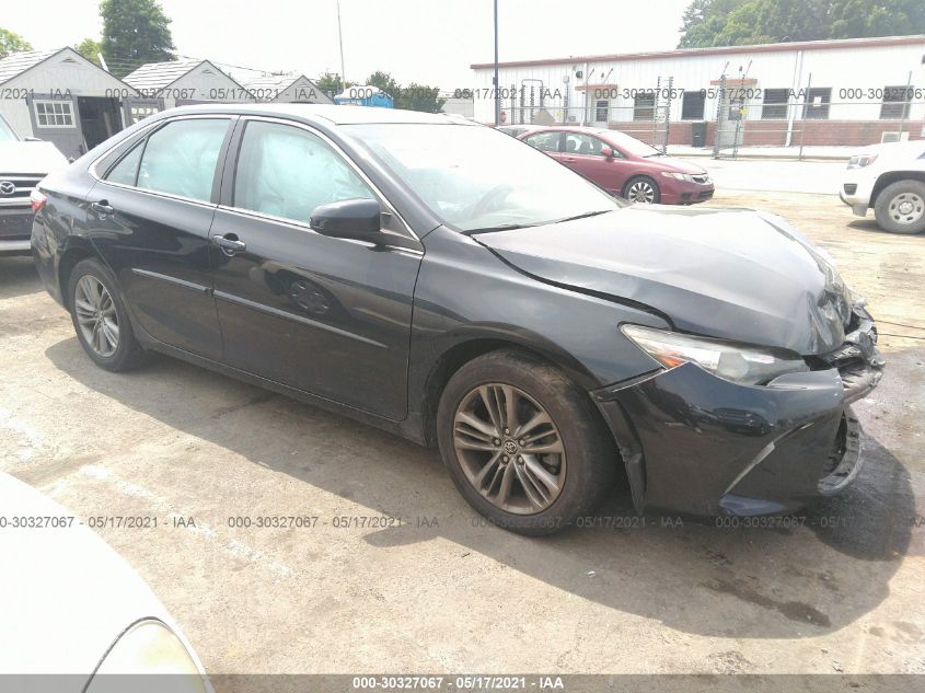 2015 TOYOTA CAMRY SE