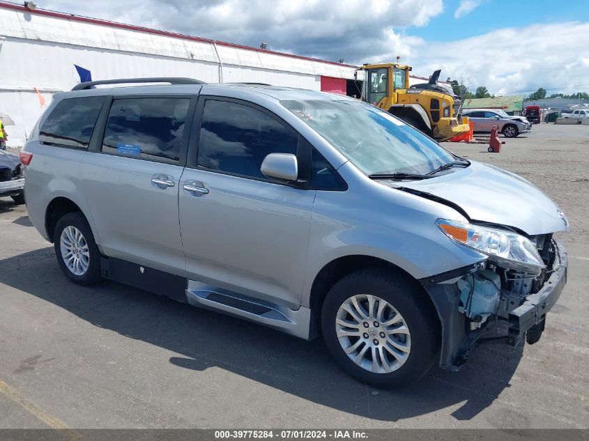 2016 TOYOTA SIENNA XLE PREMIUM 8 PASSENGER