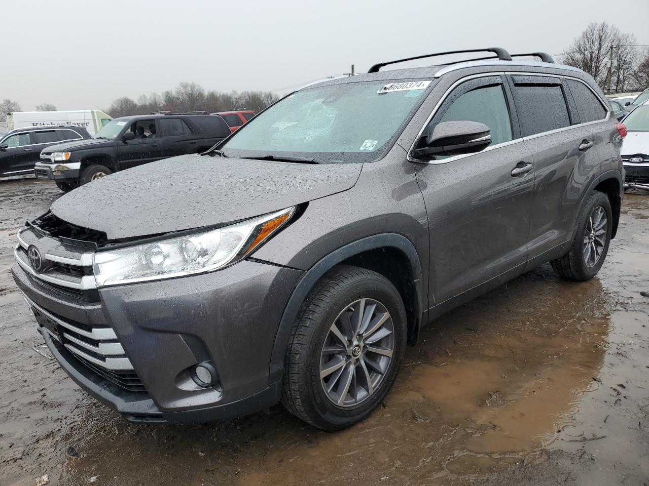 2019 TOYOTA HIGHLANDER SE