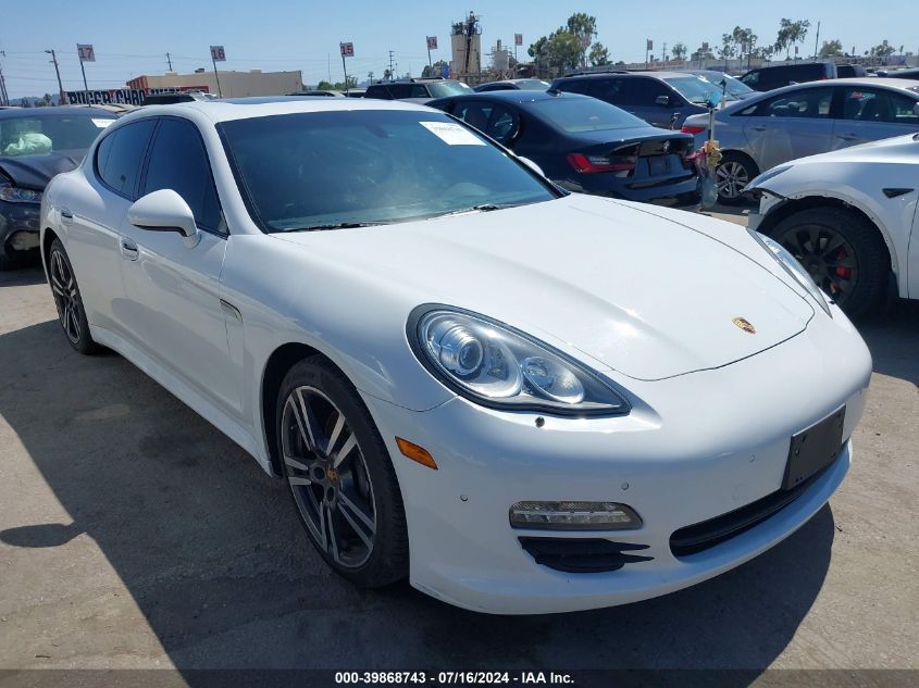 2013 PORSCHE PANAMERA 4