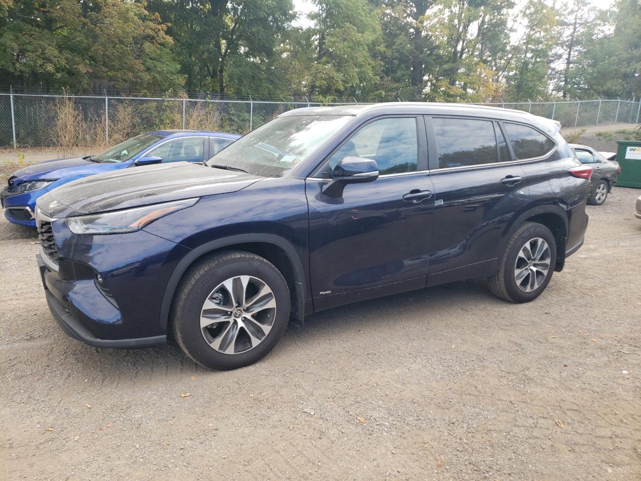 2023 TOYOTA HIGHLANDER HYBRID XLE