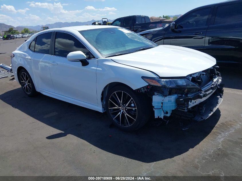 2024 TOYOTA CAMRY SE