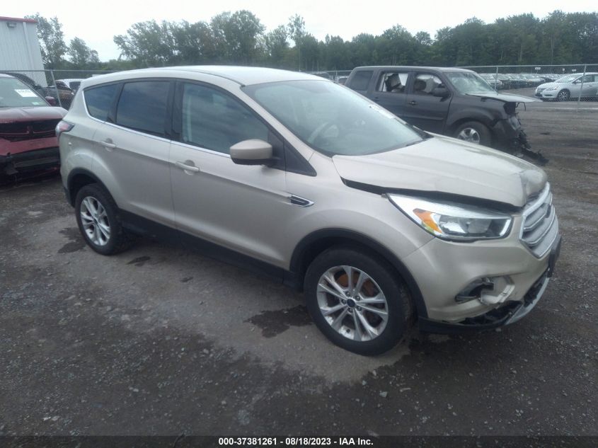 2017 FORD ESCAPE SE