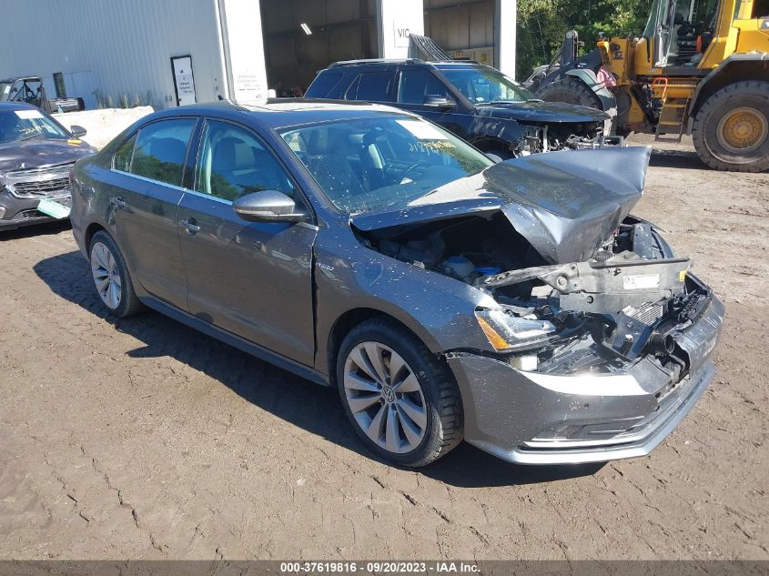 2016 VOLKSWAGEN JETTA HYBRID SEL PREMIUM