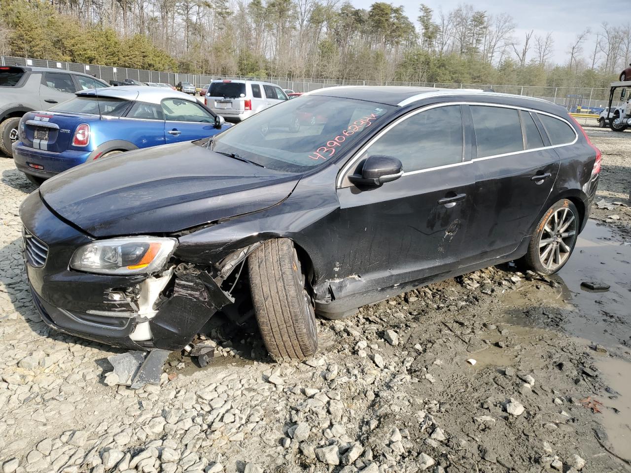 2015 VOLVO V60 PLATINUM