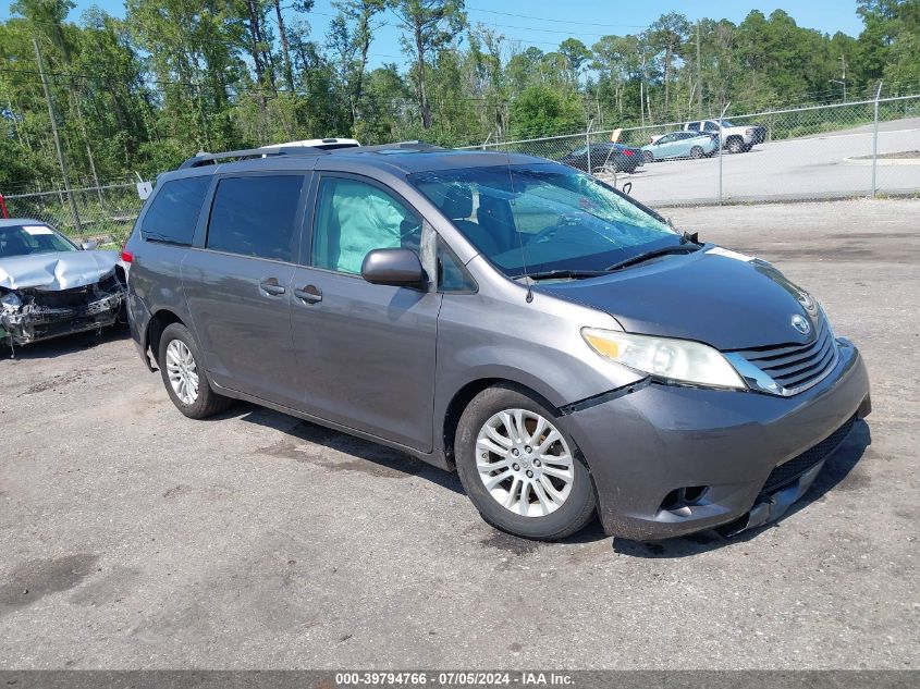 2013 TOYOTA SIENNA XLE V6 8 PASSENGER