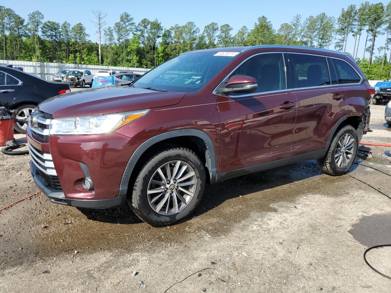 2019 TOYOTA HIGHLANDER SE