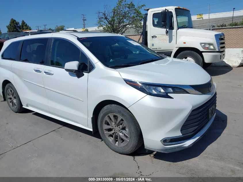 2023 TOYOTA SIENNA XLE