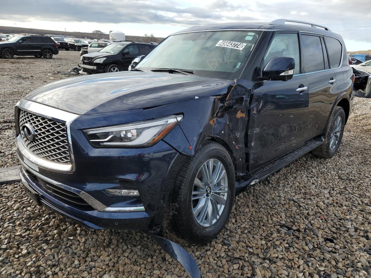 2024 INFINITI QX80 LUXE