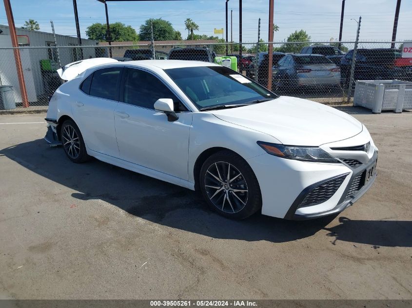 2022 TOYOTA CAMRY SE