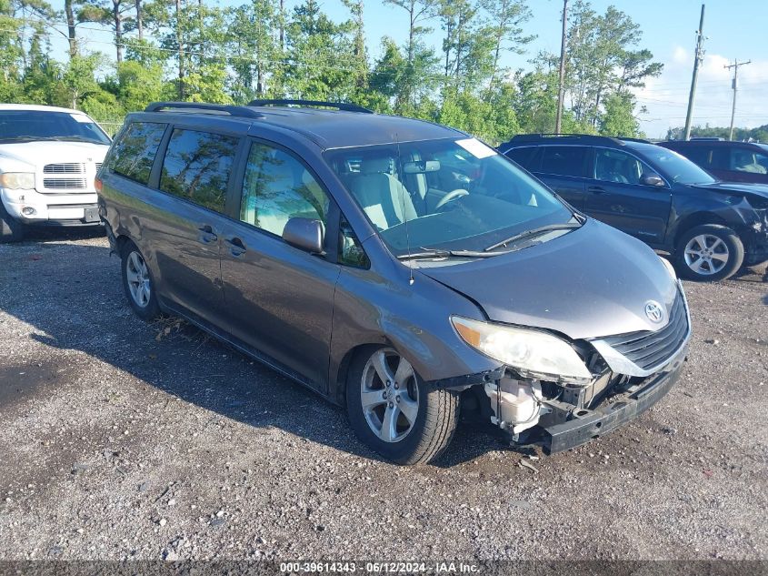 2011 TOYOTA SIENNA LE