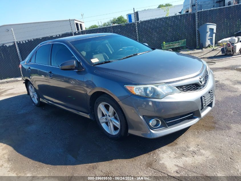 2014 TOYOTA CAMRY SE