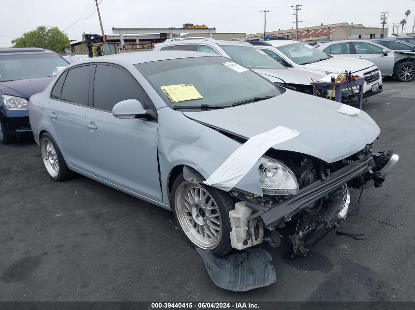 2010 VOLKSWAGEN JETTA LIMITED