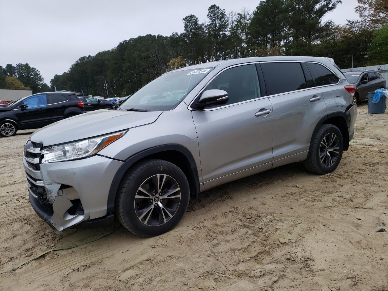 2018 TOYOTA HIGHLANDER LE