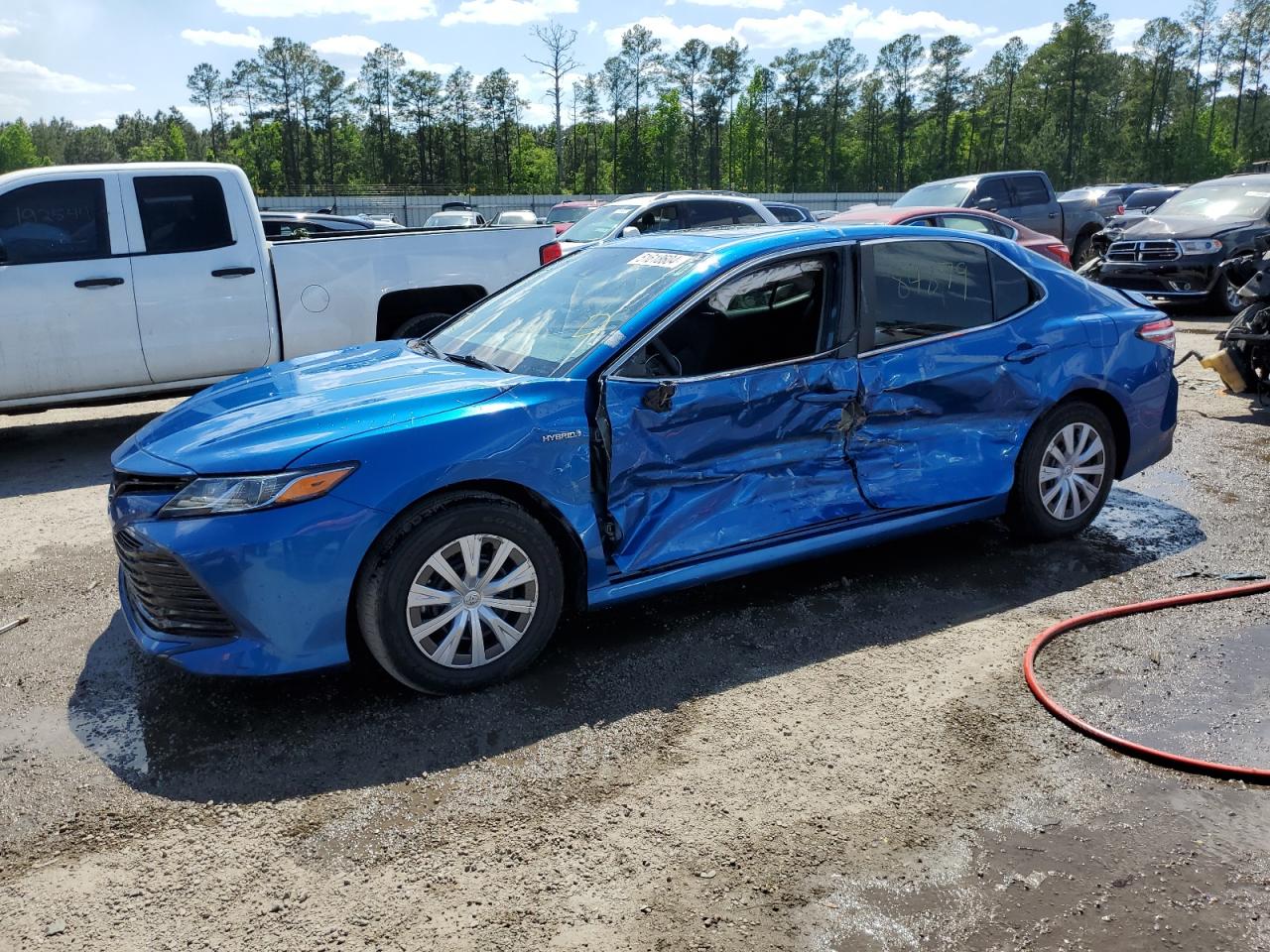 2019 TOYOTA CAMRY LE