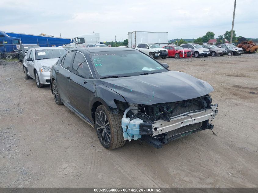 2018 TOYOTA CAMRY SE